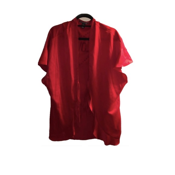 XL VSecret Robe “LOVE” tie in the front - Picture 3 of 4